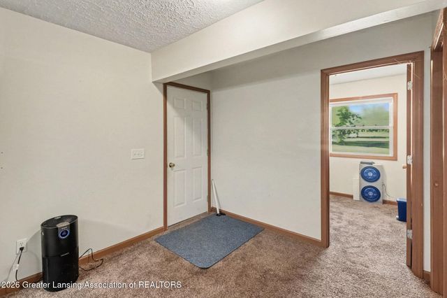 6045 W Plains Road, Eaton Rapids, MI 48827
