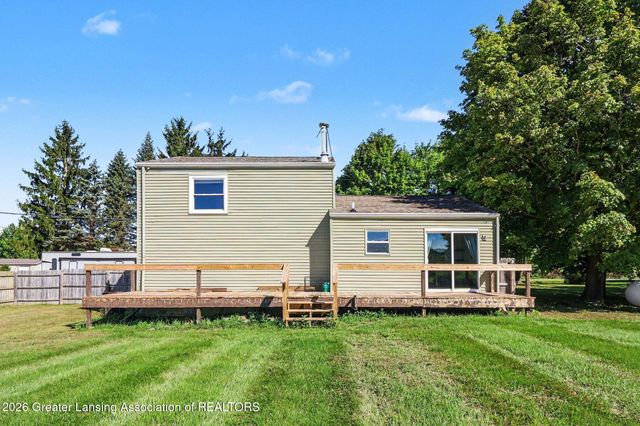 6045 W Plains Road, Eaton Rapids, MI 48827