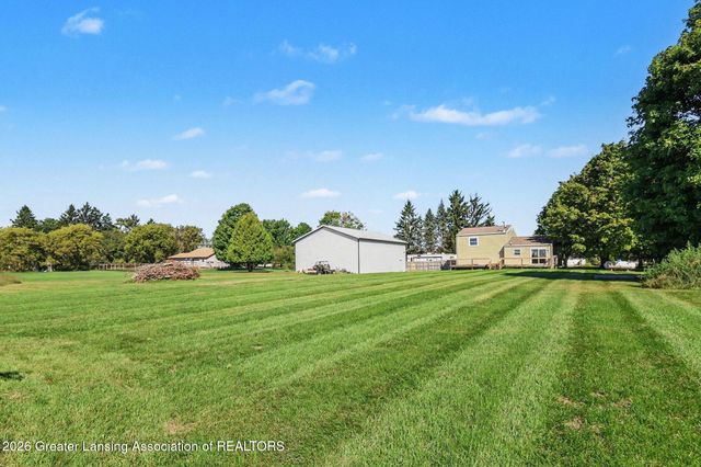 6045 W Plains Road, Eaton Rapids, MI 48827