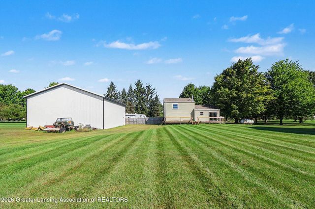 6045 W Plains Road, Eaton Rapids, MI 48827