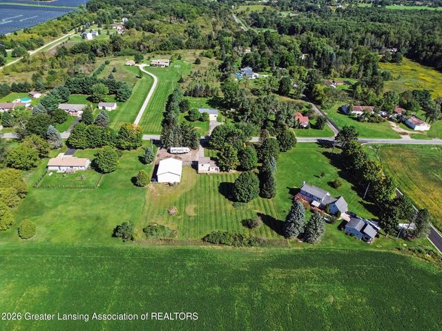 6045 W Plains Road, Eaton Rapids, MI 48827