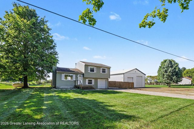 6045 W Plains Road, Eaton Rapids, MI 48827