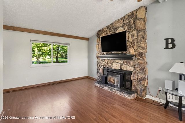 6045 W Plains Road, Eaton Rapids, MI 48827
