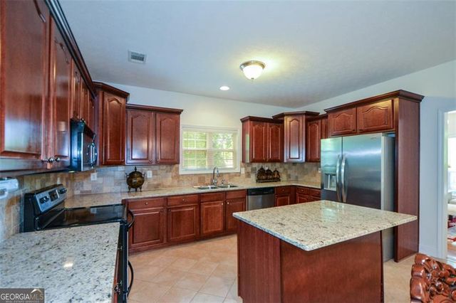 7052 Camp Falls Court W, Winston, GA 30187