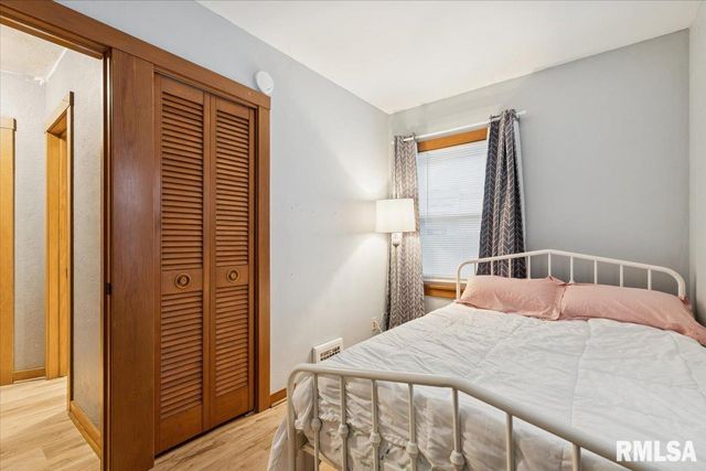 1820 33RD Street, Moline, IL 61265