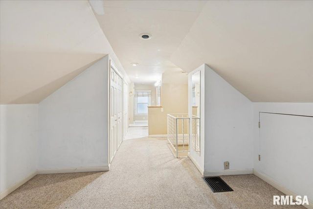 1820 33RD Street, Moline, IL 61265