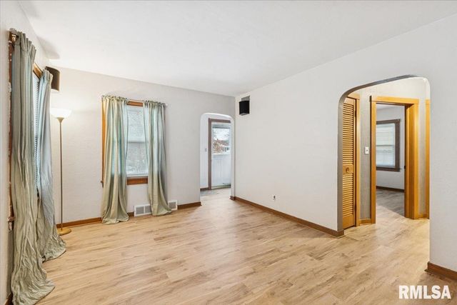 1820 33RD Street, Moline, IL 61265