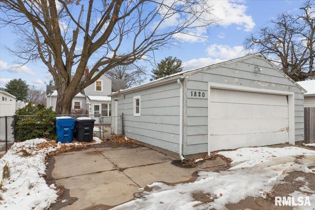 1820 33RD Street, Moline, IL 61265