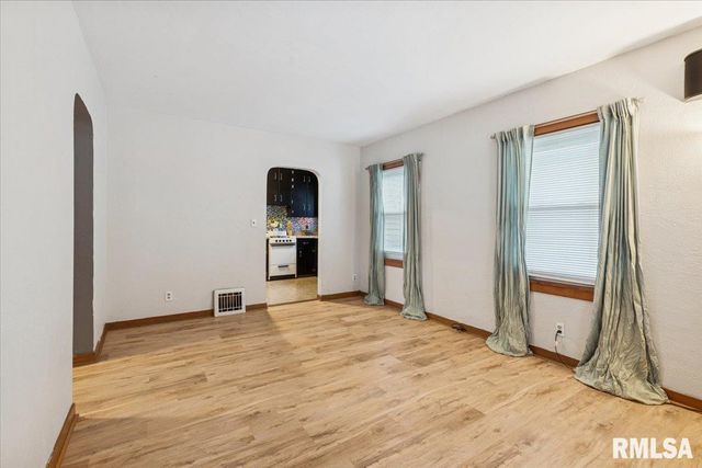 1820 33RD Street, Moline, IL 61265