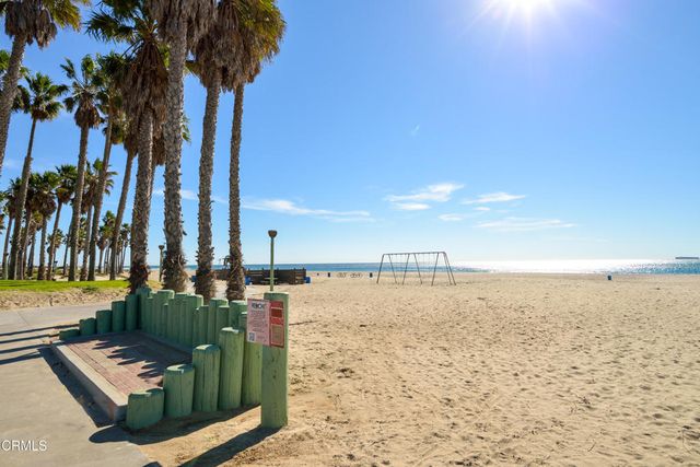 257 E Surfside Drive, Port Hueneme, CA 93041