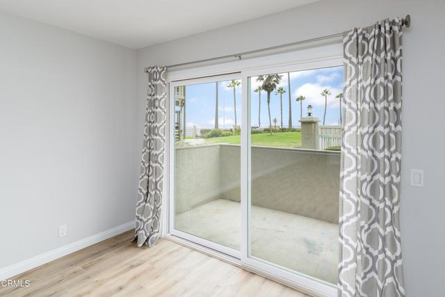 257 E Surfside Drive, Port Hueneme, CA 93041