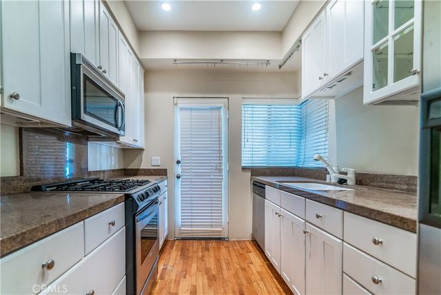 13236 Valleyheart 102, Studio City, CA 91604