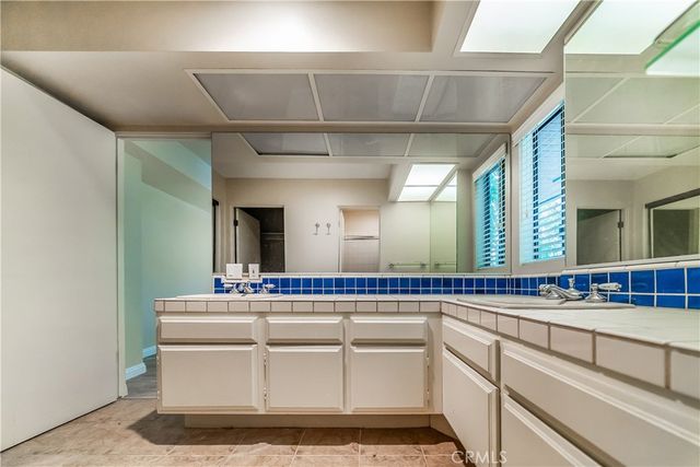 13236 Valleyheart 102, Studio City, CA 91604