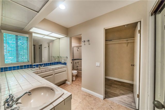 13236 Valleyheart 102, Studio City, CA 91604