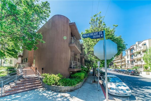 13236 Valleyheart 102, Studio City, CA 91604