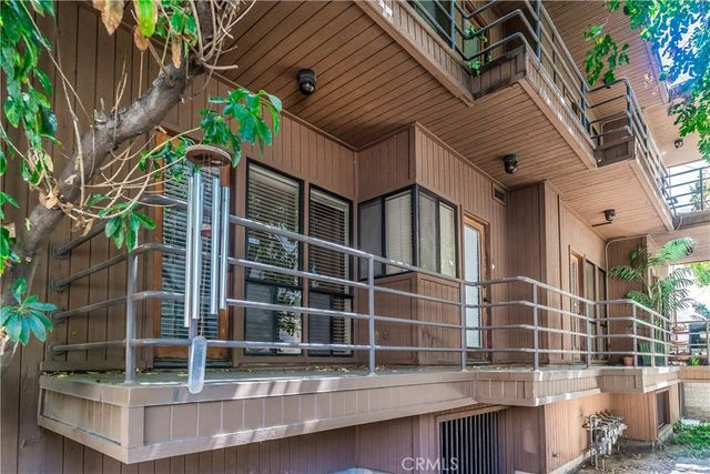 13236 Valleyheart 102, Studio City, CA 91604