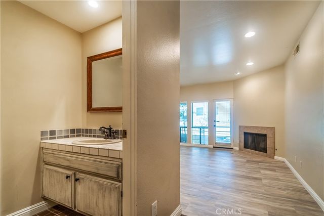 13236 Valleyheart 102, Studio City, CA 91604