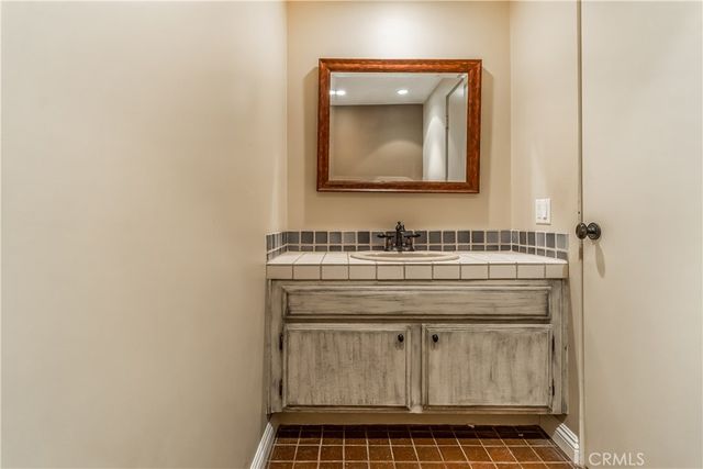 13236 Valleyheart 102, Studio City, CA 91604