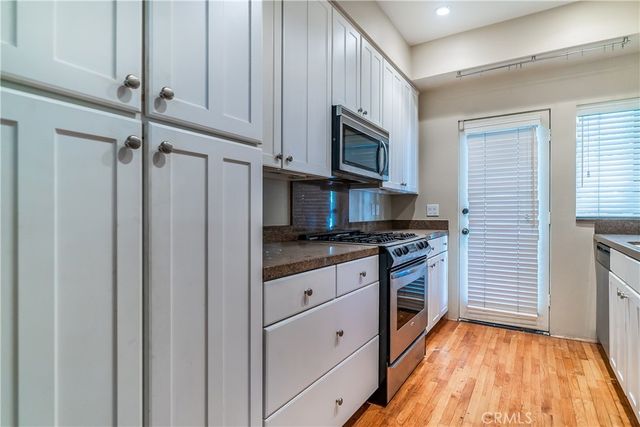 13236 Valleyheart 102, Studio City, CA 91604