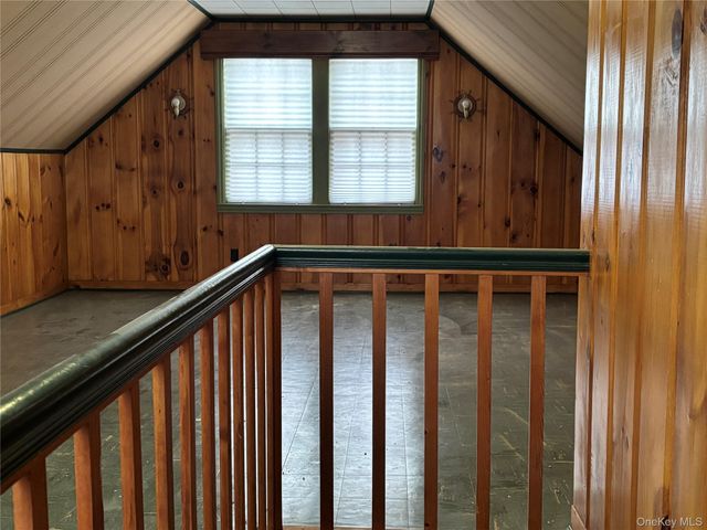 1041 Mosefan Street, Franklin Square, NY 11010