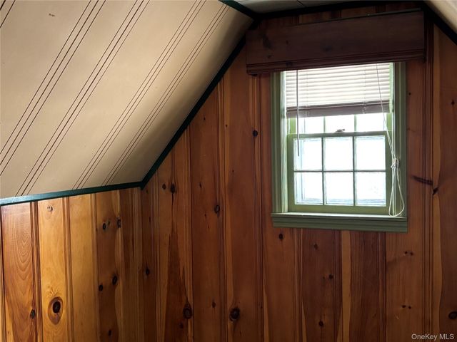 1041 Mosefan Street, Franklin Square, NY 11010