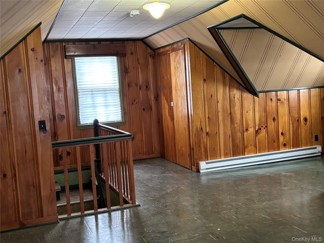 1041 Mosefan Street, Franklin Square, NY 11010