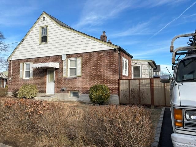 1041 Mosefan Street, Franklin Square, NY 11010