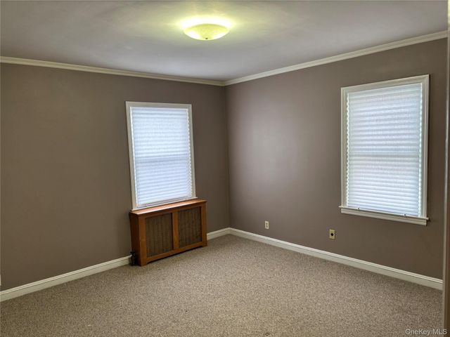 1041 Mosefan Street, Franklin Square, NY 11010