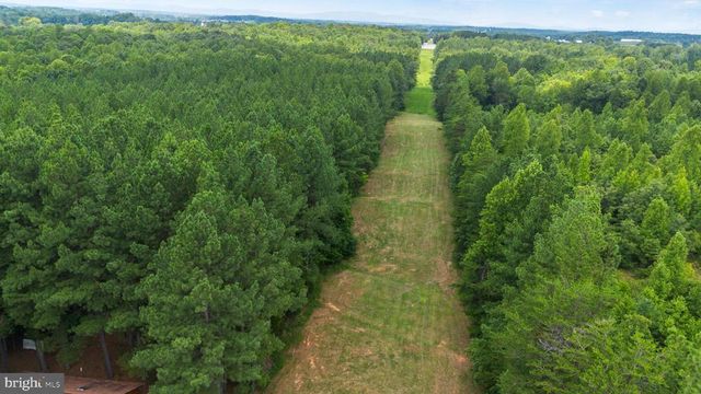 362 DELL PERKINS RD, Louisa, VA 23093