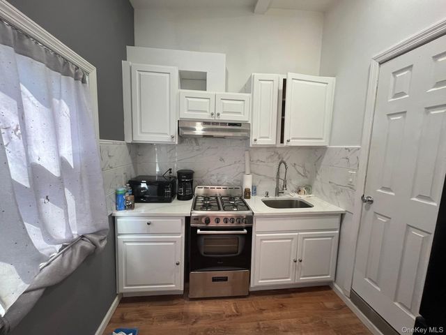 354 Beachview Street, Copiague, NY 11726