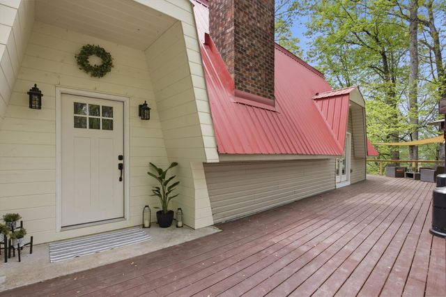 207 County Road 90, Riceville, TN 37370