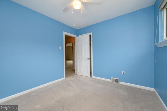6 SUNSET DR, Voorhees, NJ 08043