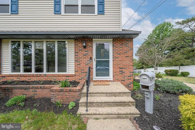 6 SUNSET DR, Voorhees, NJ 08043