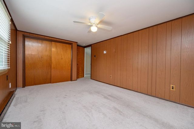 6 SUNSET DR, Voorhees, NJ 08043