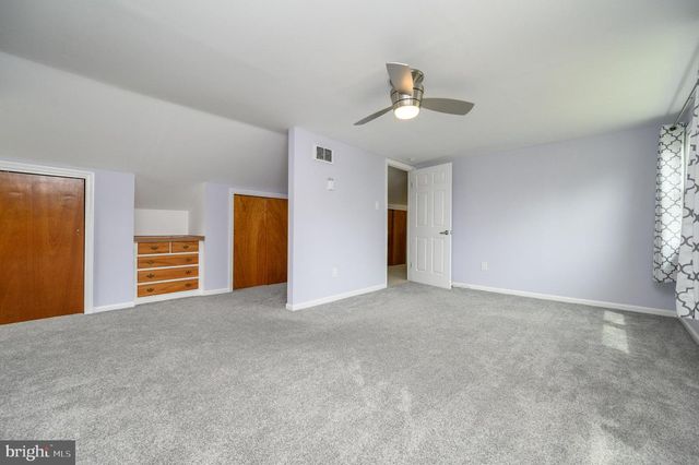6 SUNSET DR, Voorhees, NJ 08043
