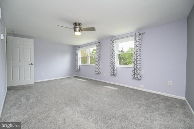 6 SUNSET DR, Voorhees, NJ 08043