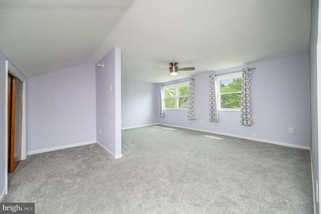 6 SUNSET DR, Voorhees, NJ 08043