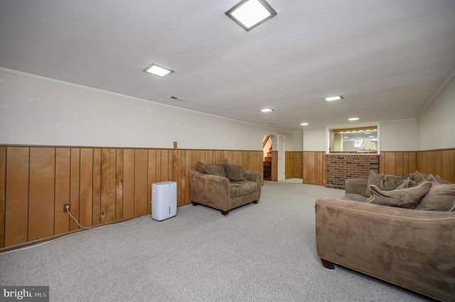 6 SUNSET DR, Voorhees, NJ 08043