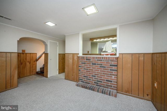 6 SUNSET DR, Voorhees, NJ 08043