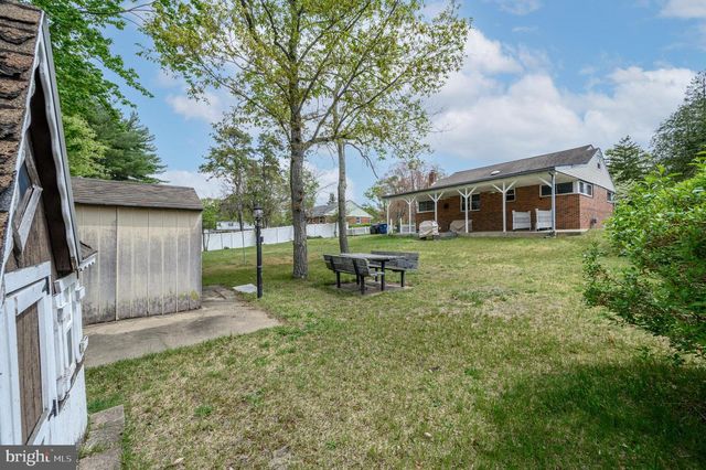 6 SUNSET DR, Voorhees, NJ 08043