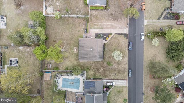 6 SUNSET DR, Voorhees, NJ 08043