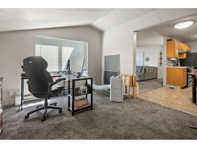 555 HARTKE Loop, Oregon City, OR 97045