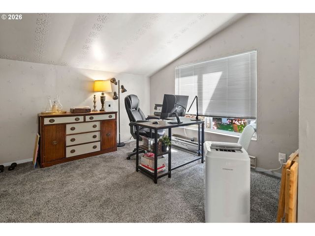 555 HARTKE Loop, Oregon City, OR 97045