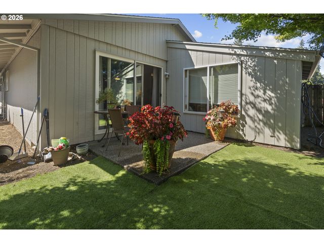 555 HARTKE Loop, Oregon City, OR 97045