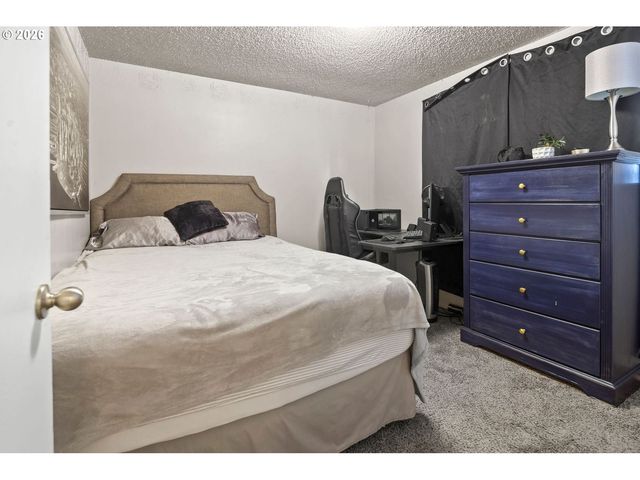 555 HARTKE Loop, Oregon City, OR 97045