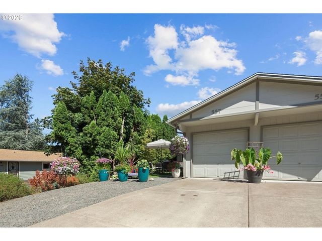 555 HARTKE Loop, Oregon City, OR 97045