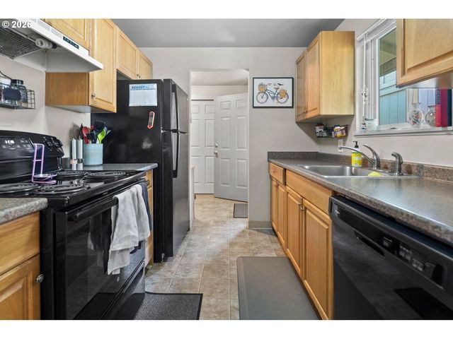 555 HARTKE Loop, Oregon City, OR 97045