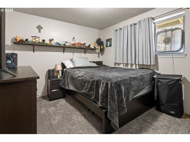 555 HARTKE Loop, Oregon City, OR 97045