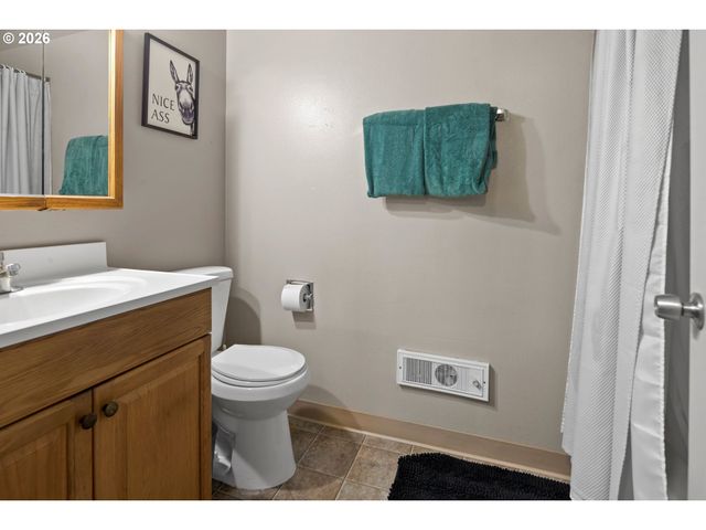 555 HARTKE Loop, Oregon City, OR 97045