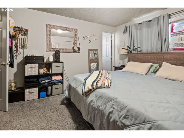 555 HARTKE Loop, Oregon City, OR 97045